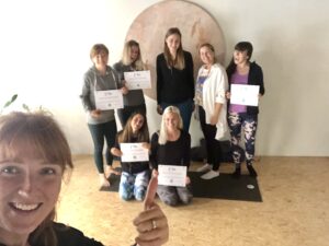 Úspěšné absolventky kurzu Office yoga